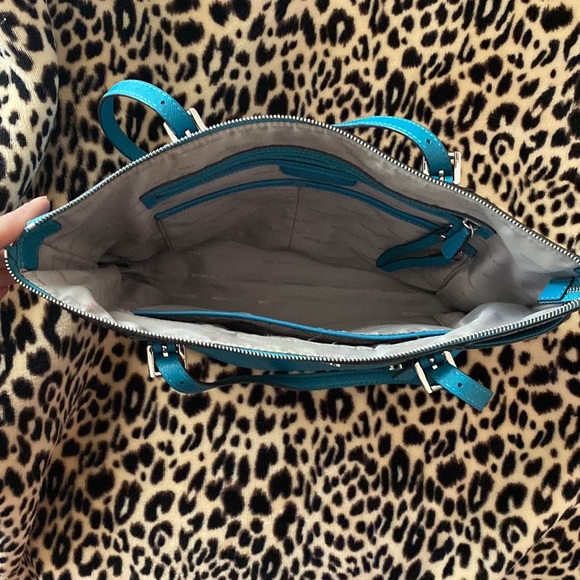 Michael Kors tote - Picture 2 of 4